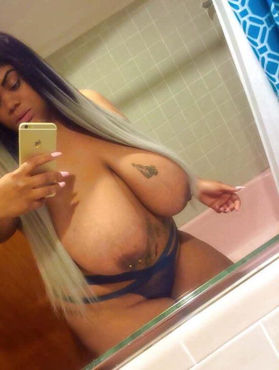 Selfies de gros boobs