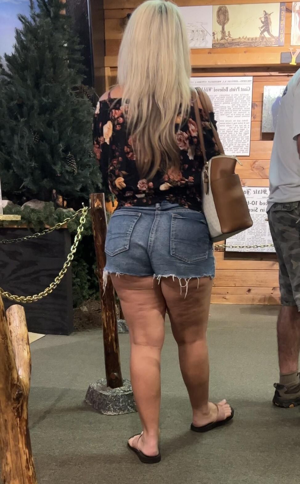 お尻の公開ディスプレイ