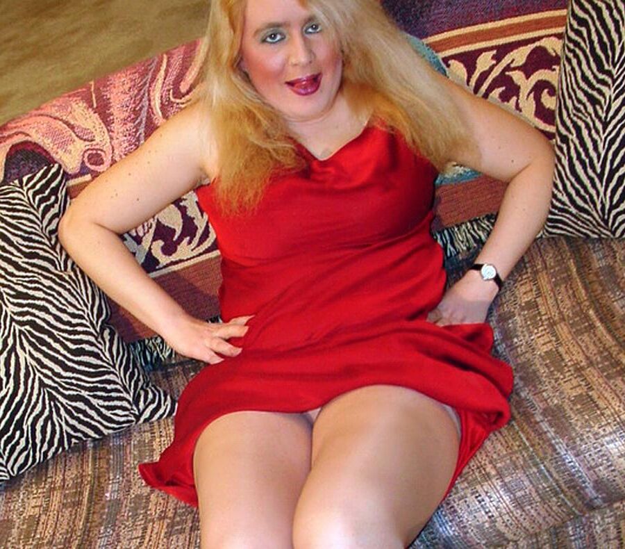 Various Horny Pictures...Lisa Toly