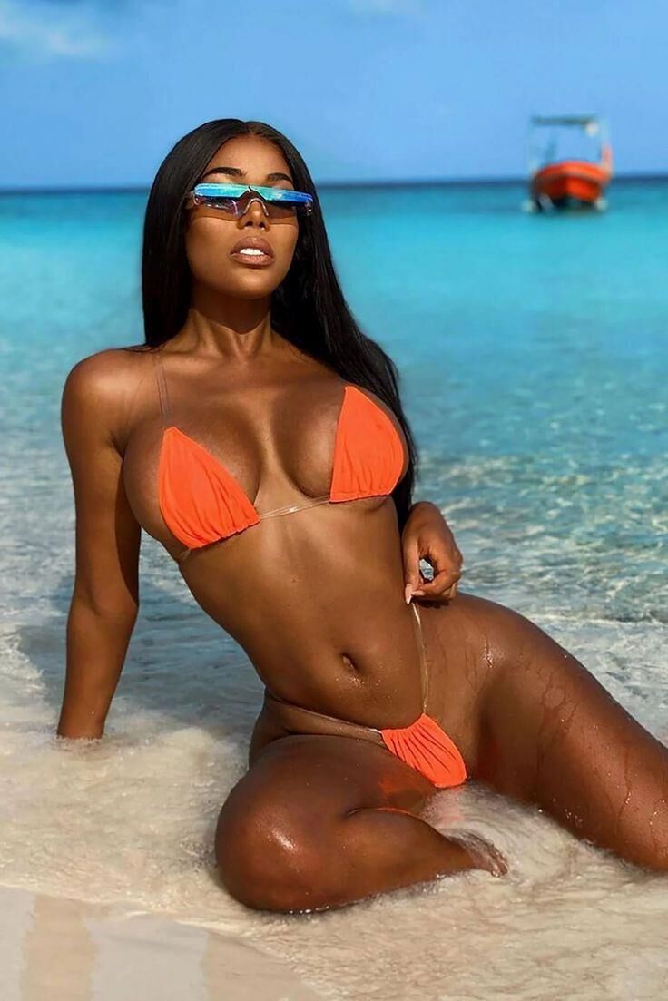 Ebony Bikini Babes