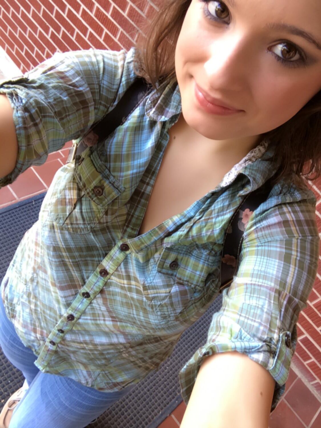 Kira wants to be a webslut!