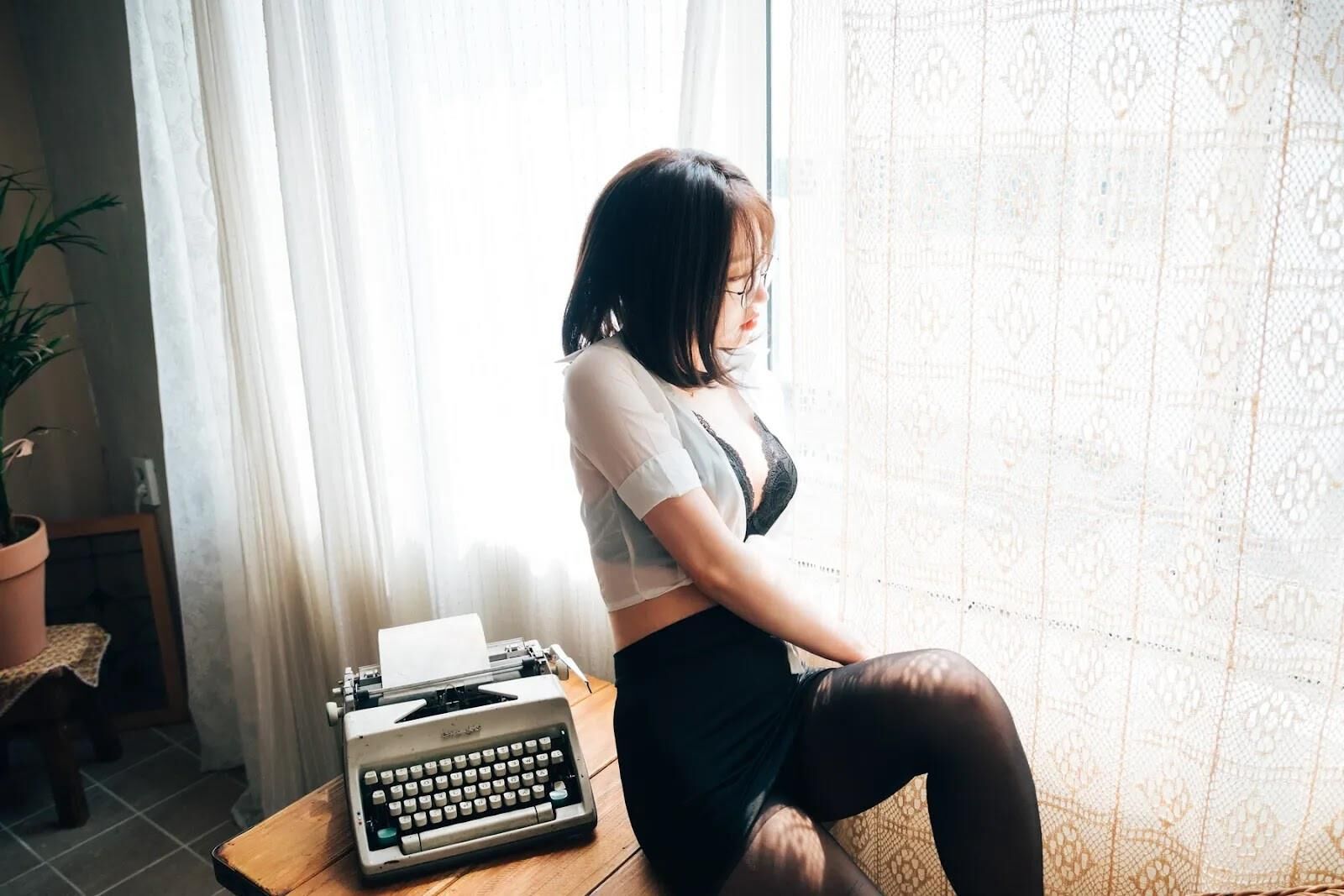 Filho Yeeun Loozy OfficeGirls Vacation Vol.