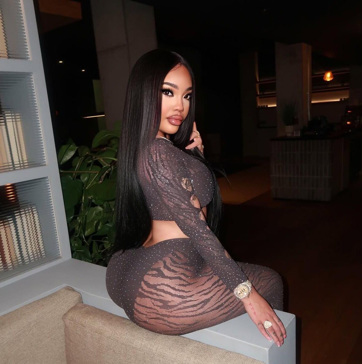 Busty Ebony Legends Vol。