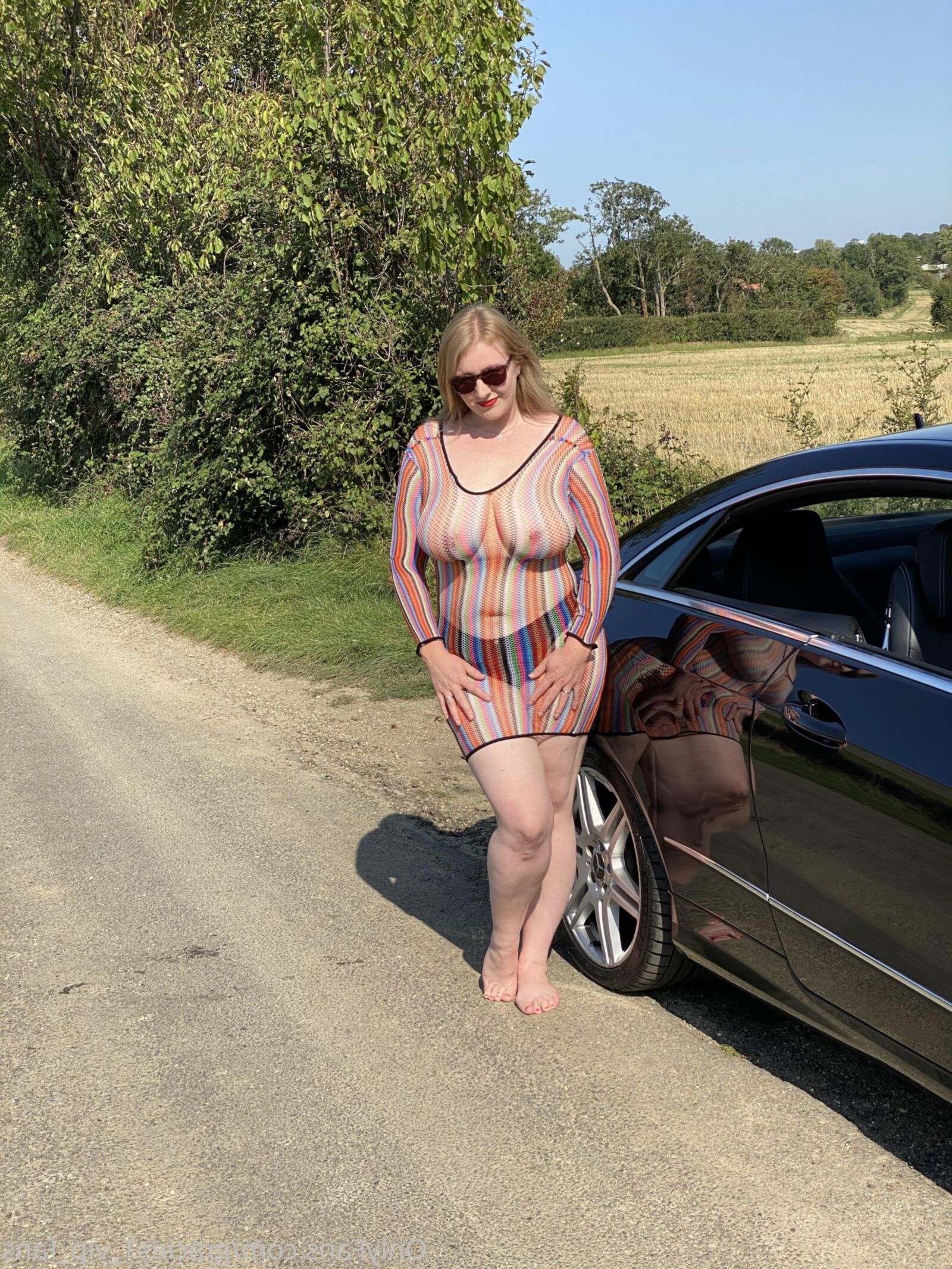 グレイシー巨大なおっぱい大きなお尻ブロンドの角質熟成ミックスホットショット