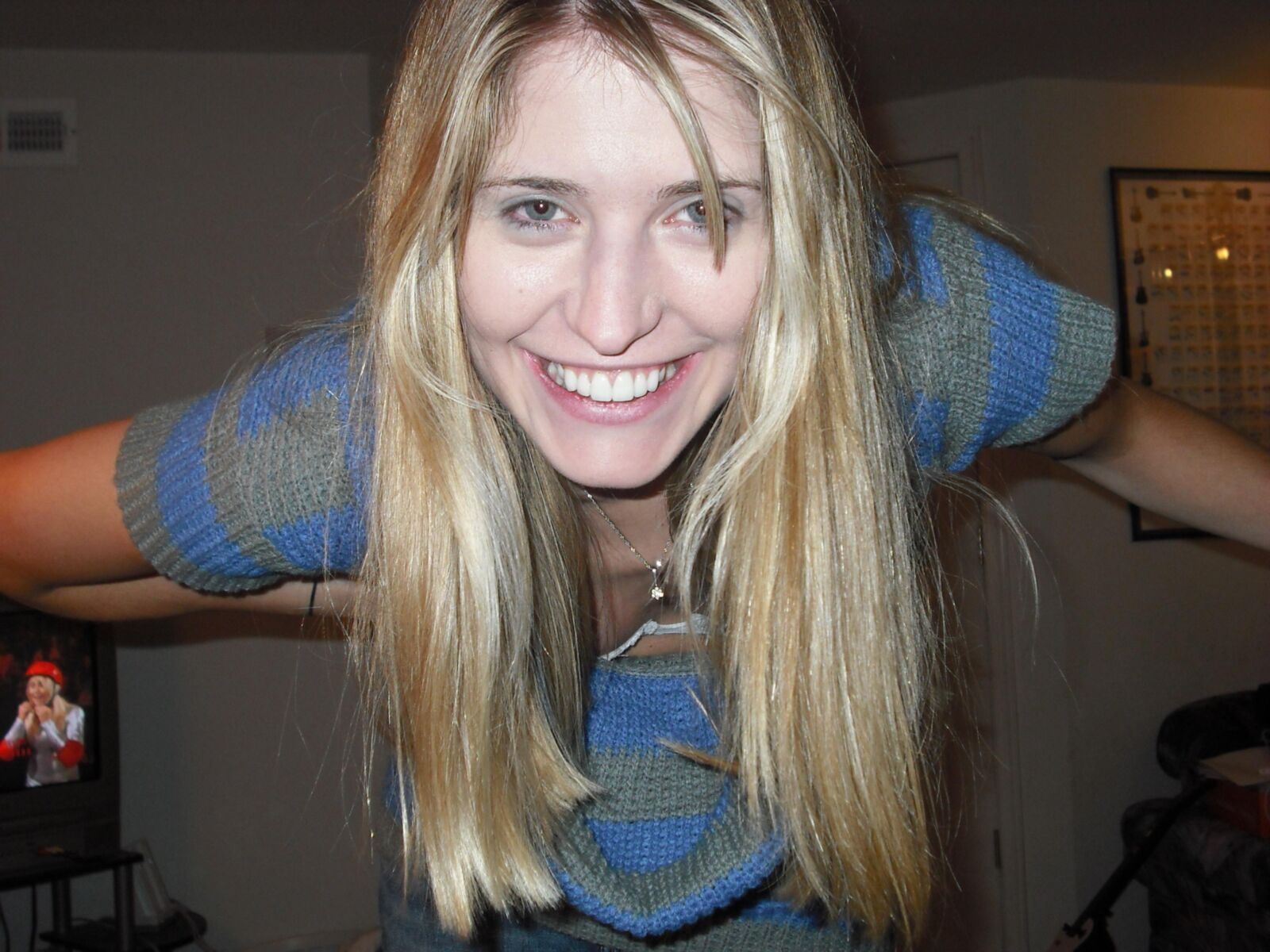 Beautiful girlfriend Courtney exposed