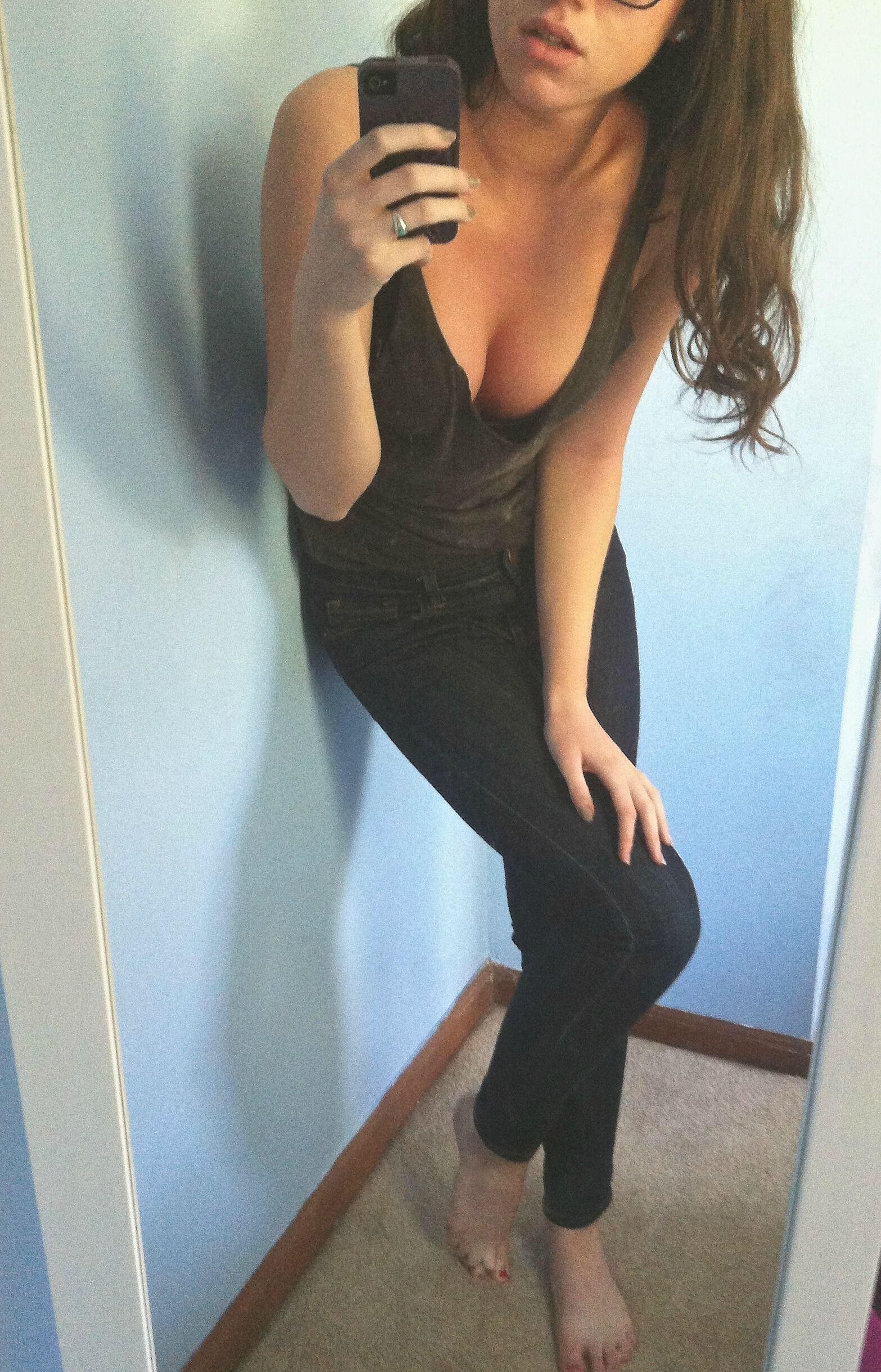 Sexy girlfriend selfshot nudes