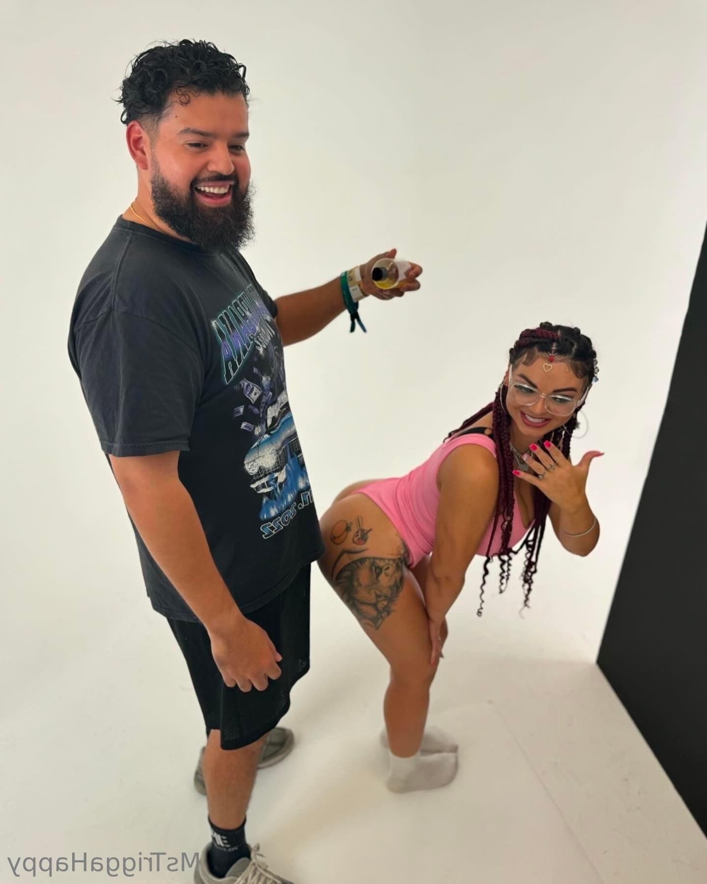 MS T Big Butt Big Titsタトゥードアナルセクシーな女の子がメガネミックス