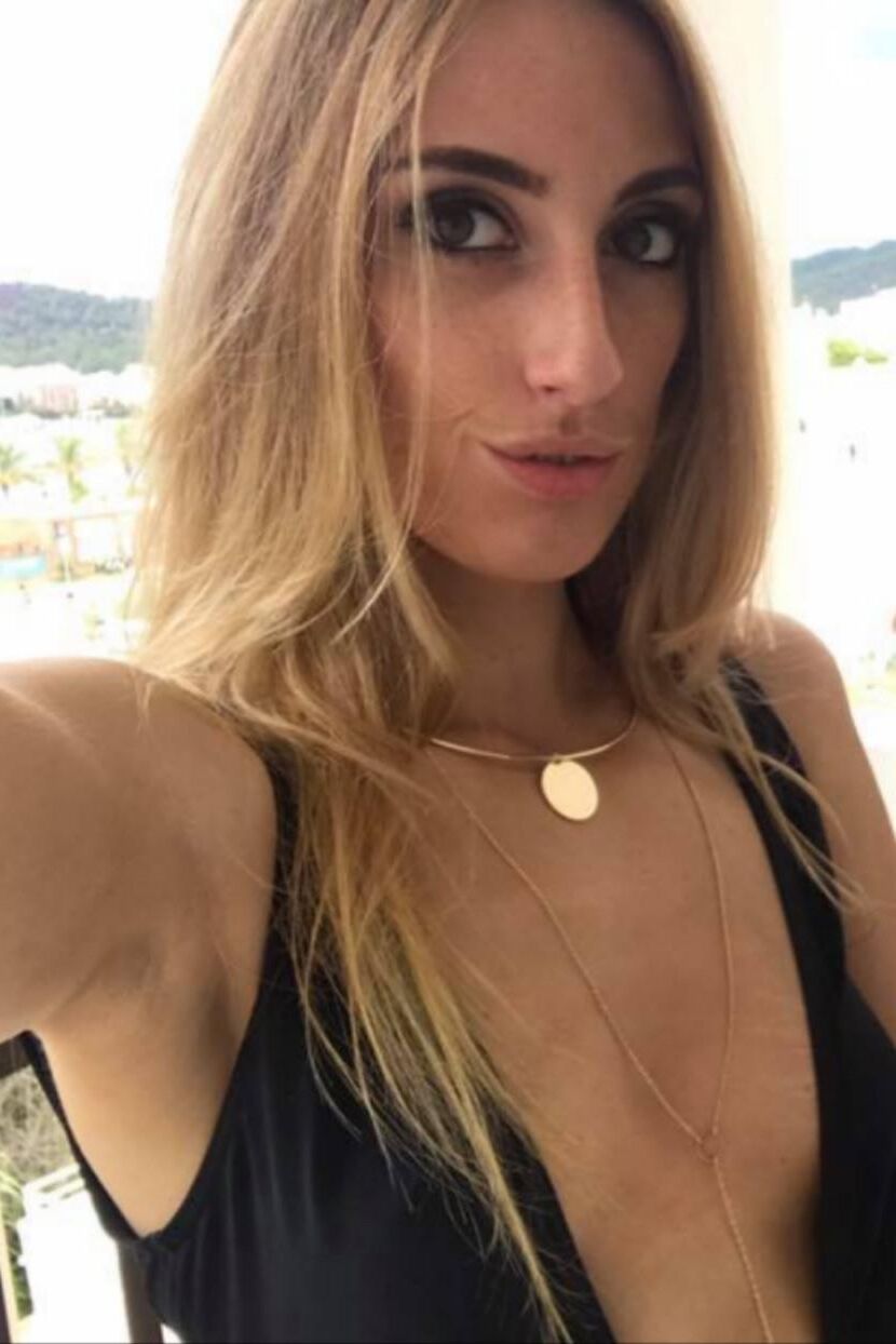 Babes blondes sexy que j'adorerais m'humilier