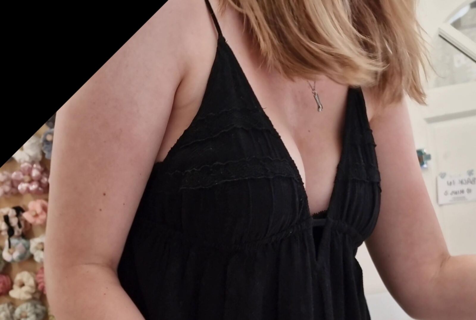 Les assistants de magasin rendent les blonds blonds trop faciles