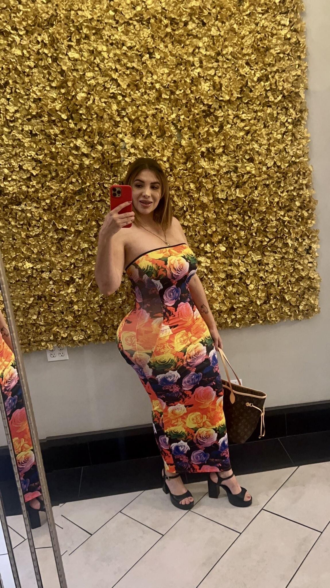 チモの巨大なお尻ビッグブーブセクシーなブルネットBBWアナルミルフミックスホットS