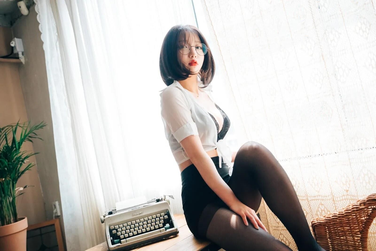 Filho Yeeun Loozy OfficeGirls Vacation Vol.