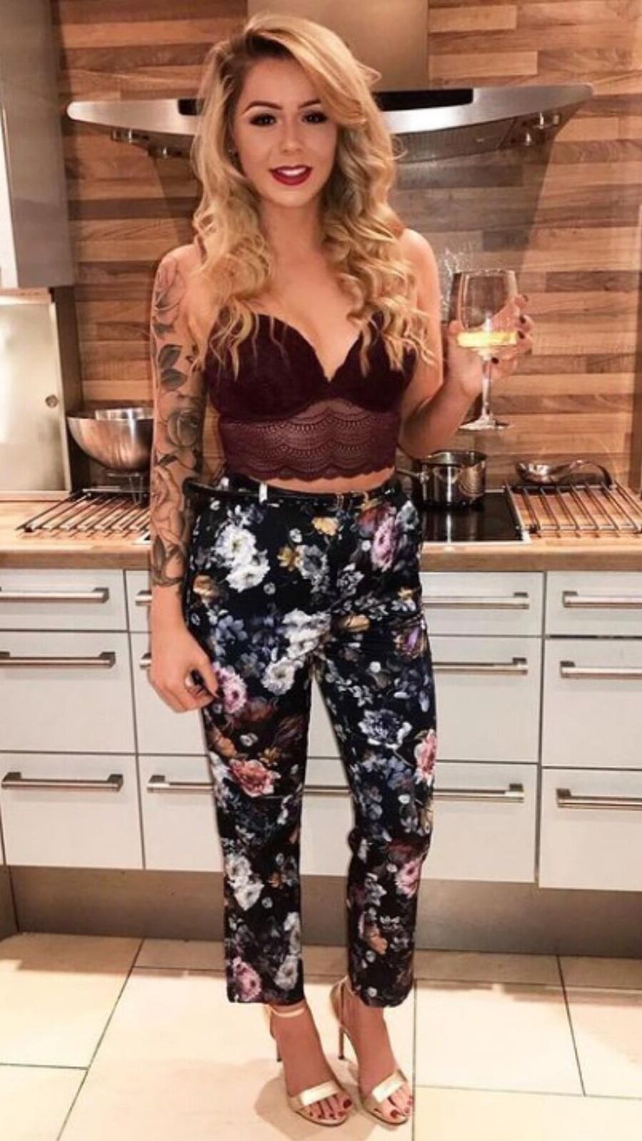 Babes blondes sexy que j'adorerais m'humilier
