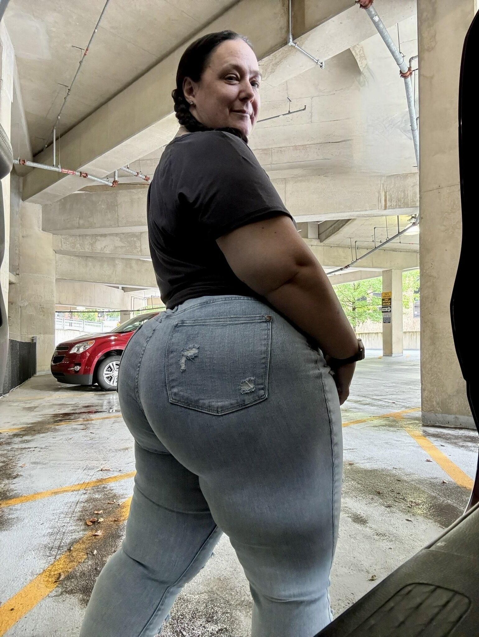ターニャ巨大なお尻小さなおっぱい角質セクシーなBBWミルフミックスホットショット