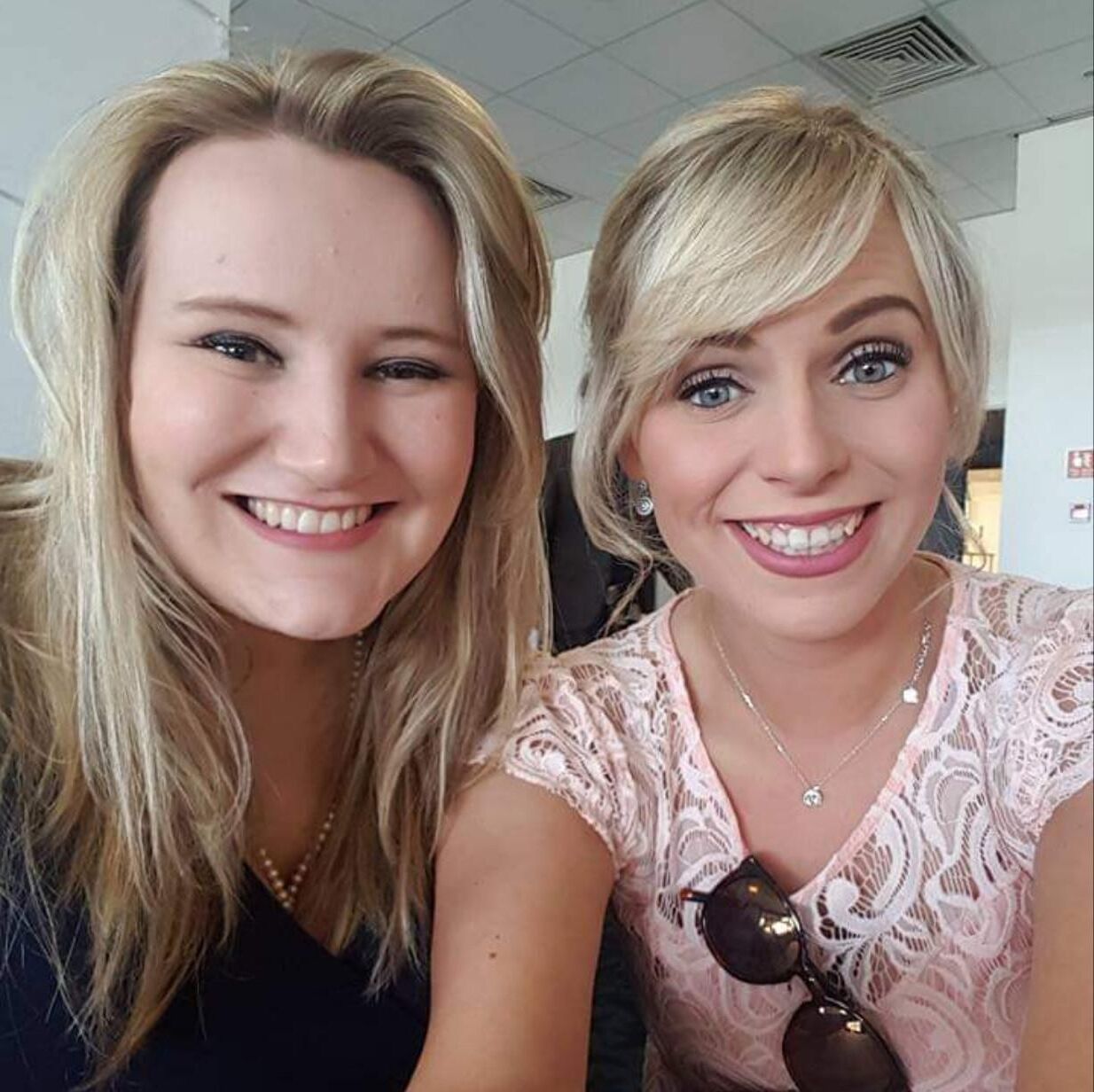 Babes blondes sexy que j'adorerais m'humilier