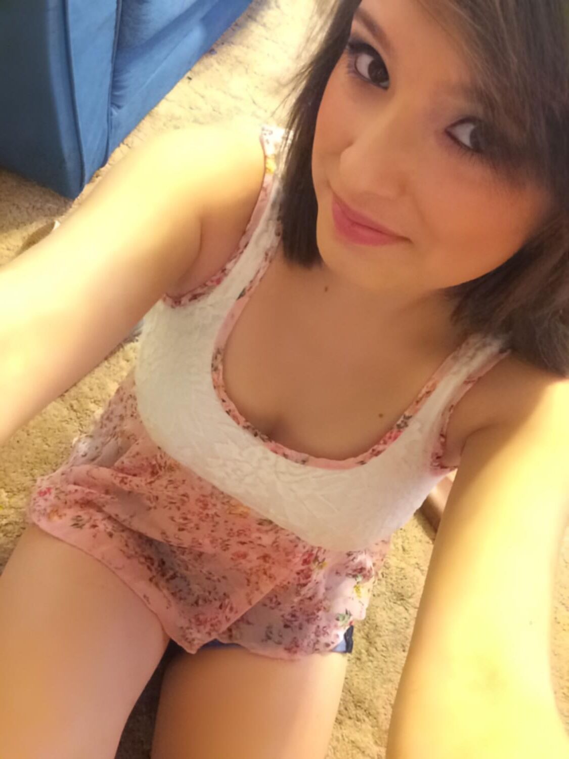 Kira wants to be a webslut!