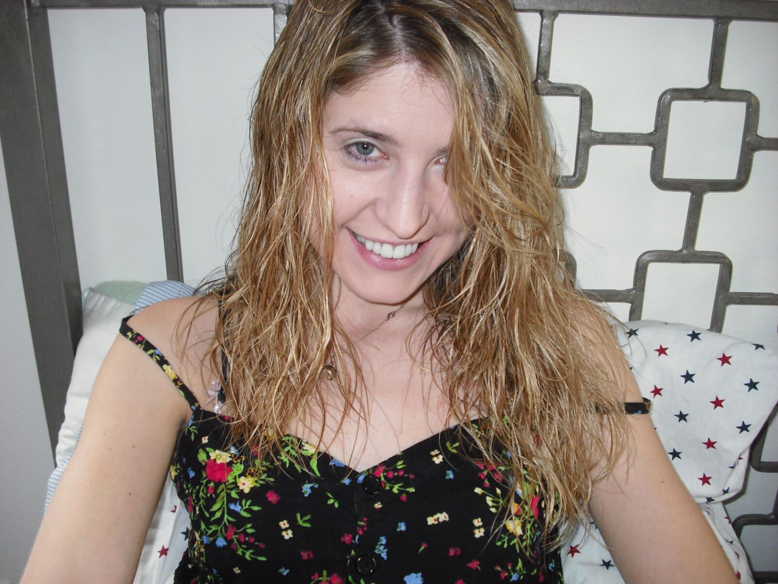 Beautiful girlfriend Courtney exposed