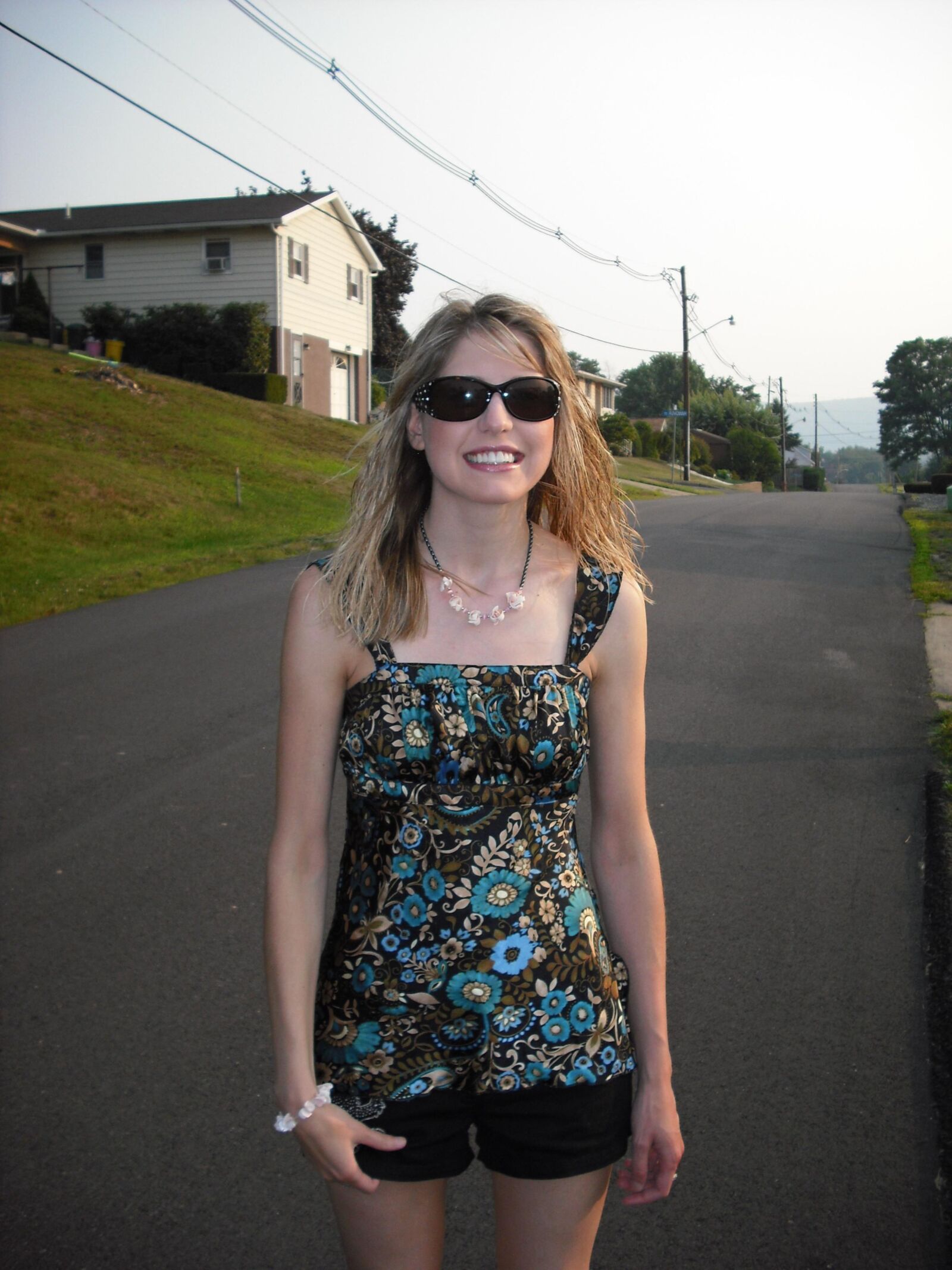 Beautiful girlfriend Courtney exposed