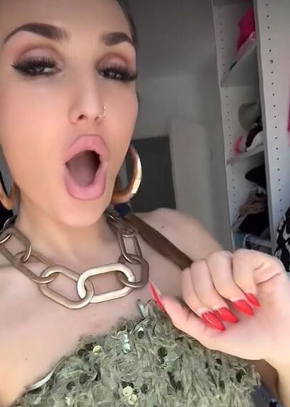 slut love suck dicks