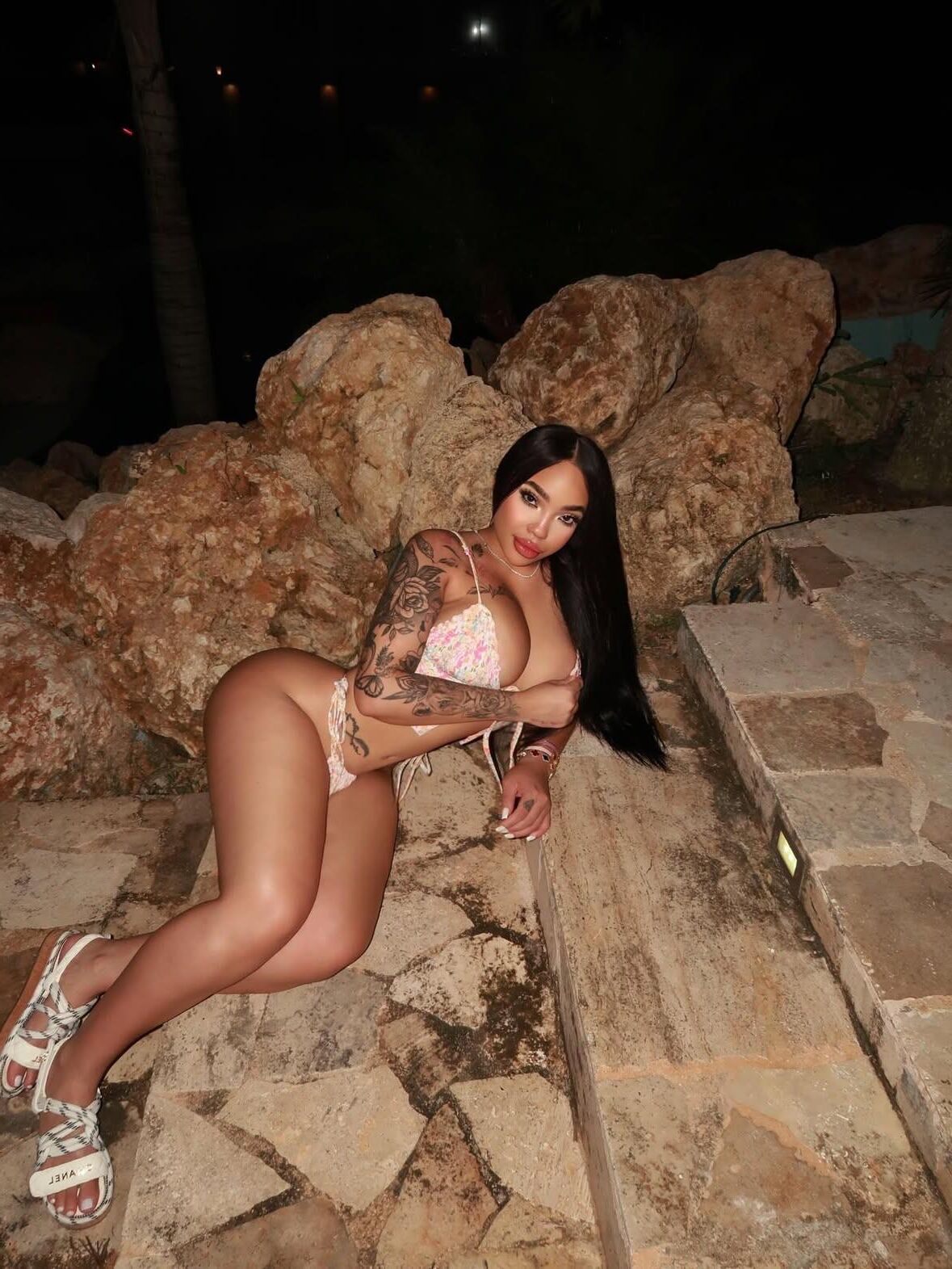 Busty Ebony Legends Vol。