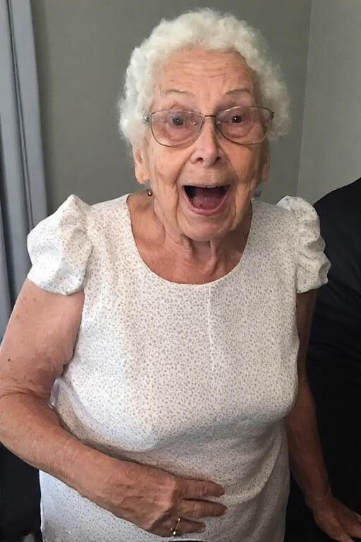 Mamie dans la cuisine
