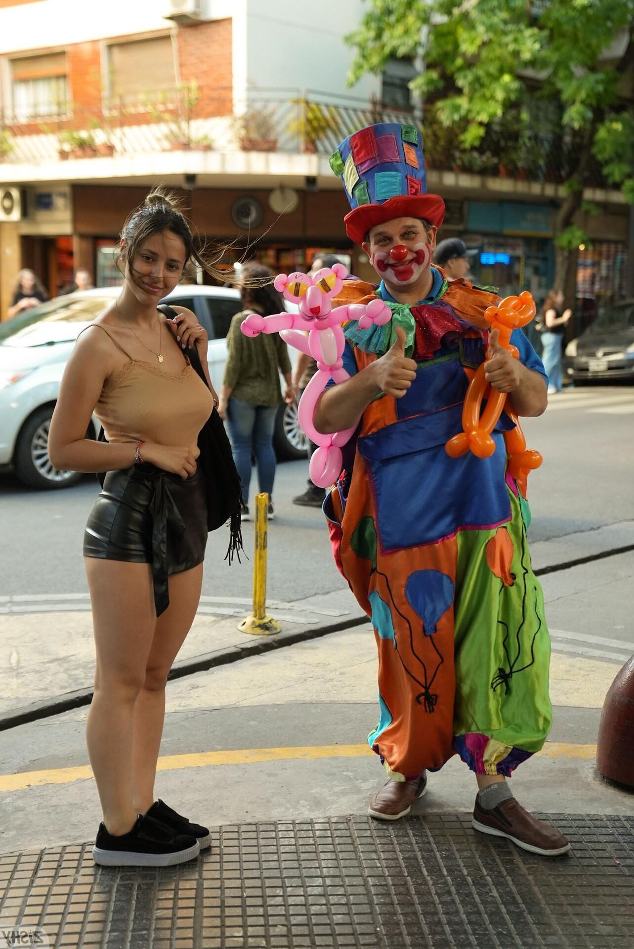 Agos Firenze jus clownin aroun