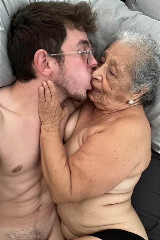 Homme et mamies au lit
