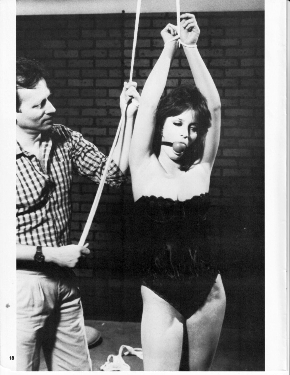Agencia de niñas secuestradas de la revista vintage bondage