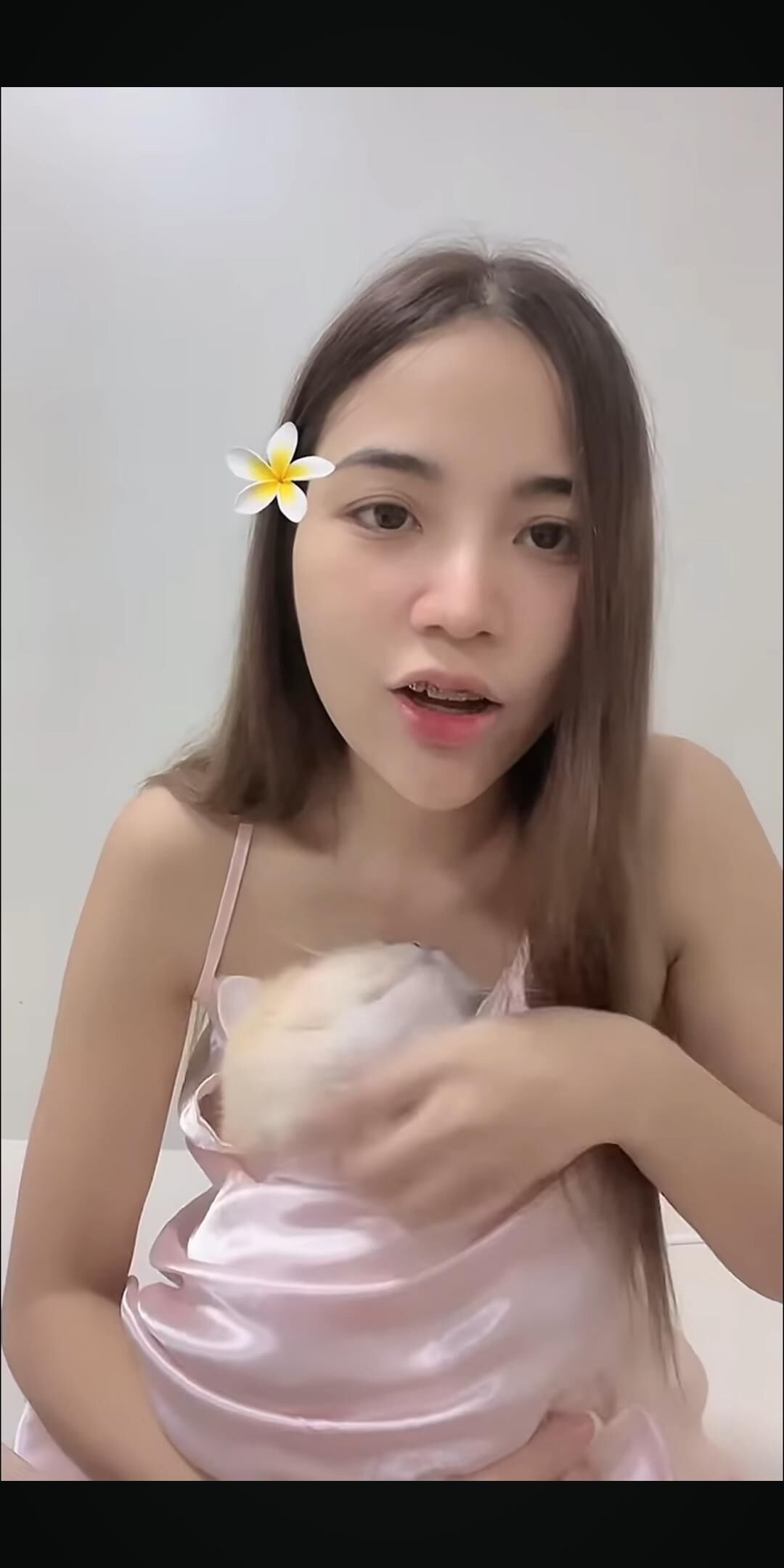 おっと乳首の覗き見