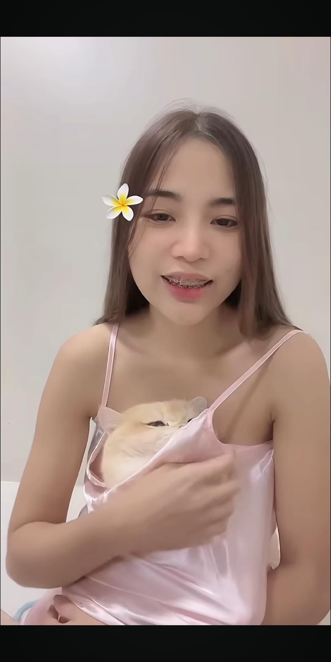おっと乳首の覗き見