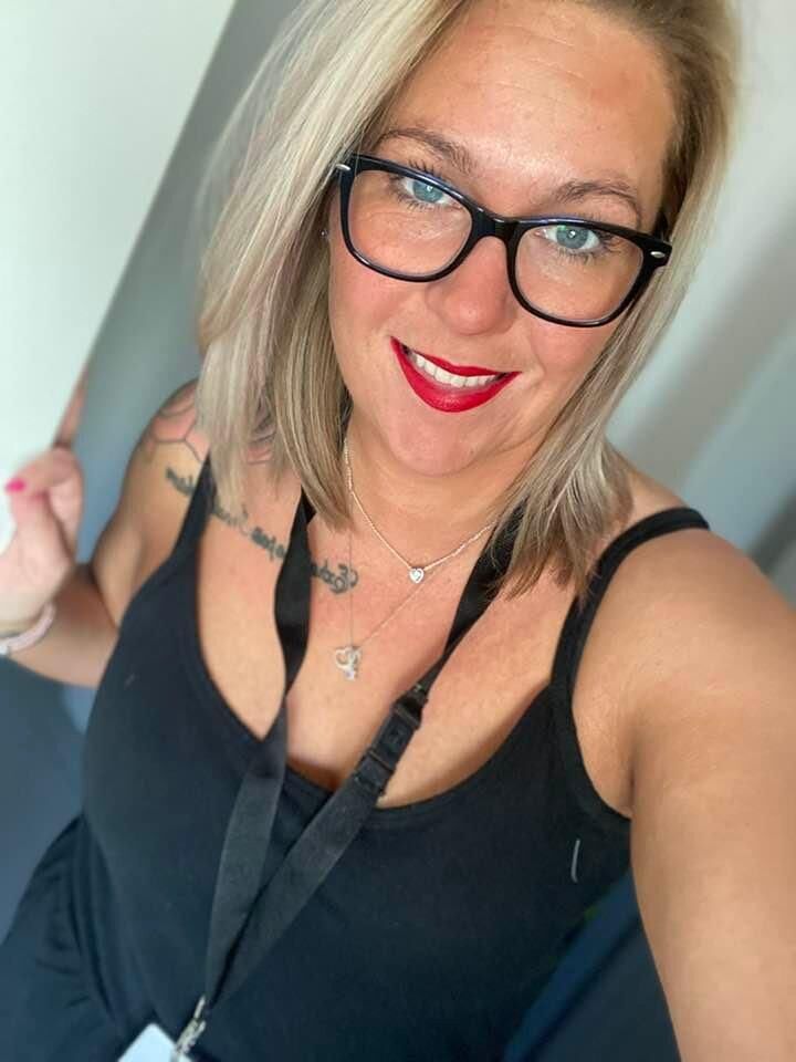 Blonde Yorkshire Raver quelque chose, non nu
