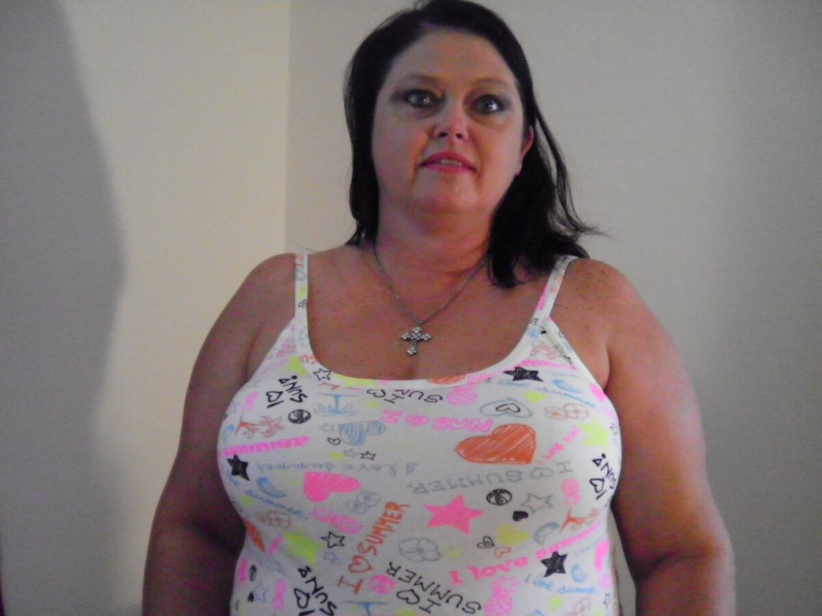 Luminoso milf fumar caliente