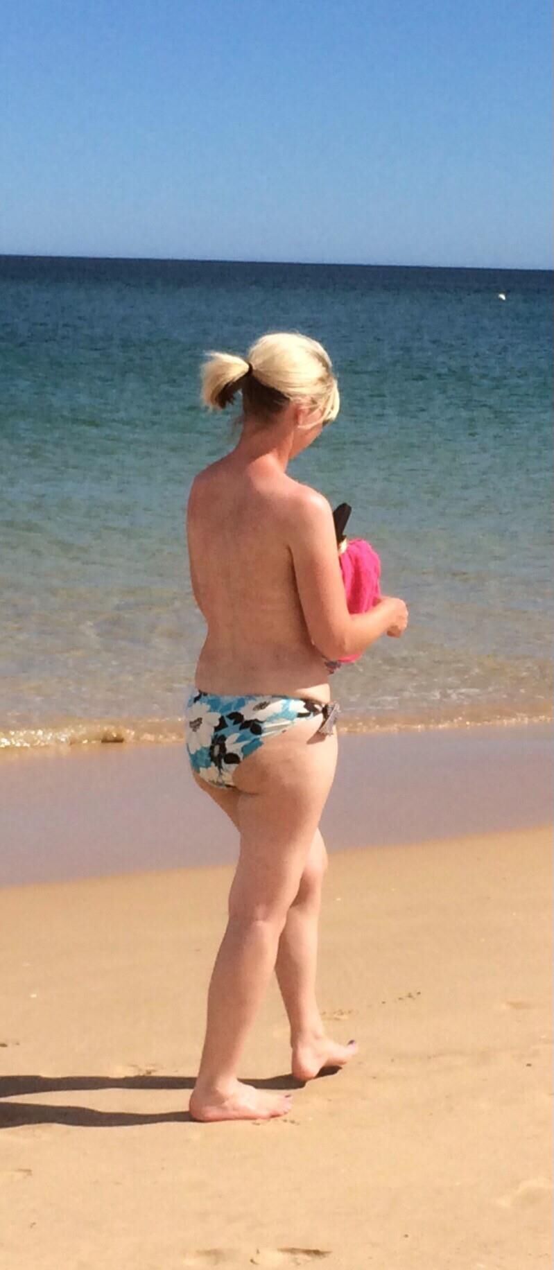 Esposa rubia traviesa nicola