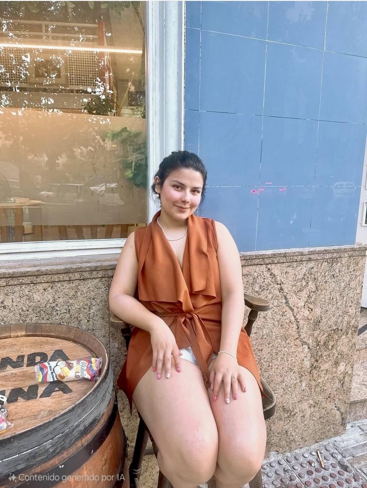 Iliana enormes tetas grandes bulto belleza youtuber niña mezcladas tiros calientes