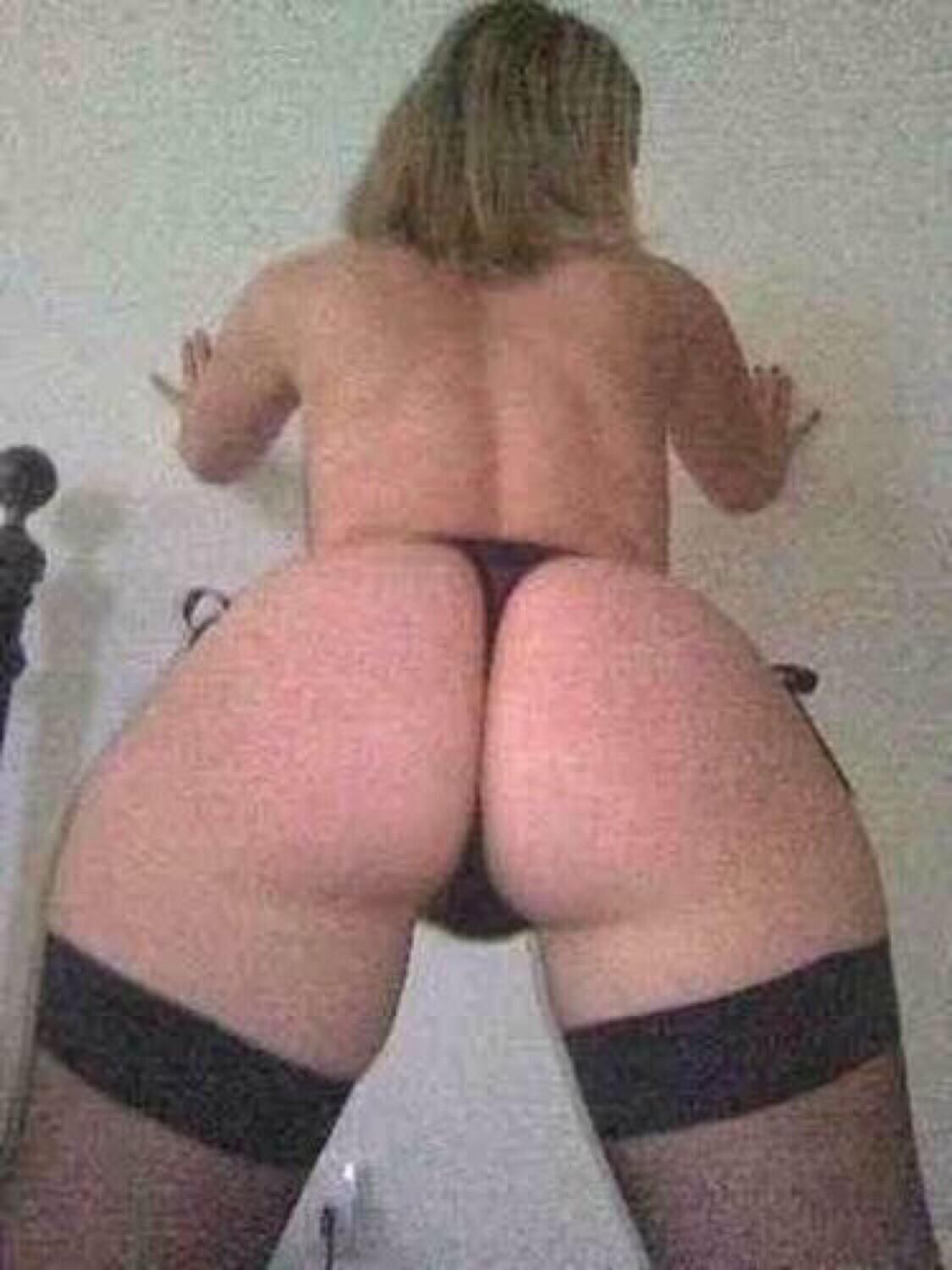 Esposa rubia traviesa nicola