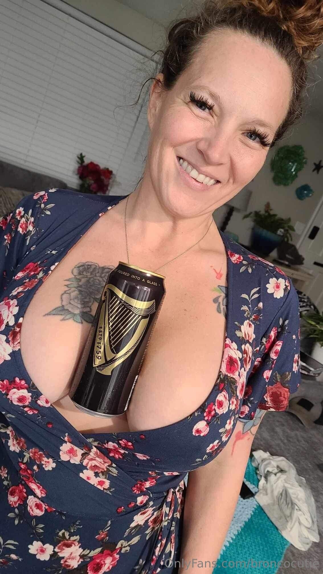 Rayna Big Ass Big Sups Curly Hair Horny Milf смешанные горячие выстрелы