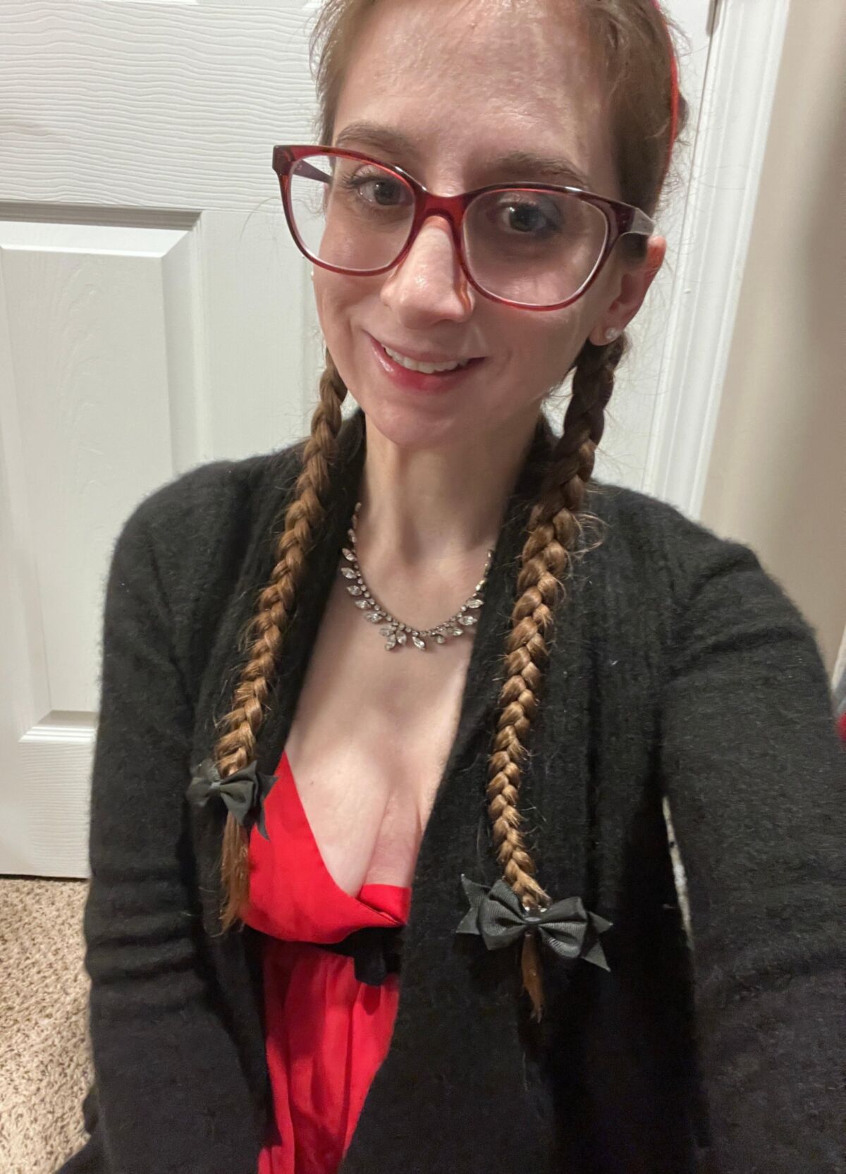 Pequeñas tetas flacas milf
