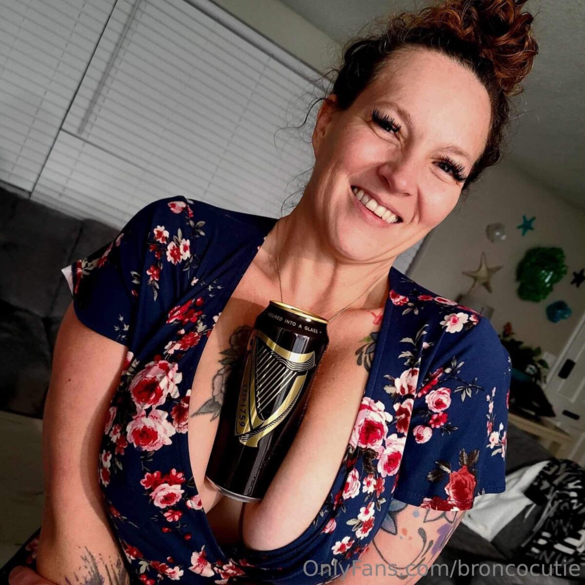 Rayna Big Ass Big Sups Curly Hair Horny Milf смешанные горячие выстрелы
