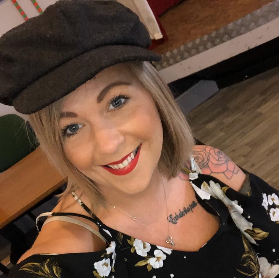 Blonde Yorkshire Raver quelque chose, non nu