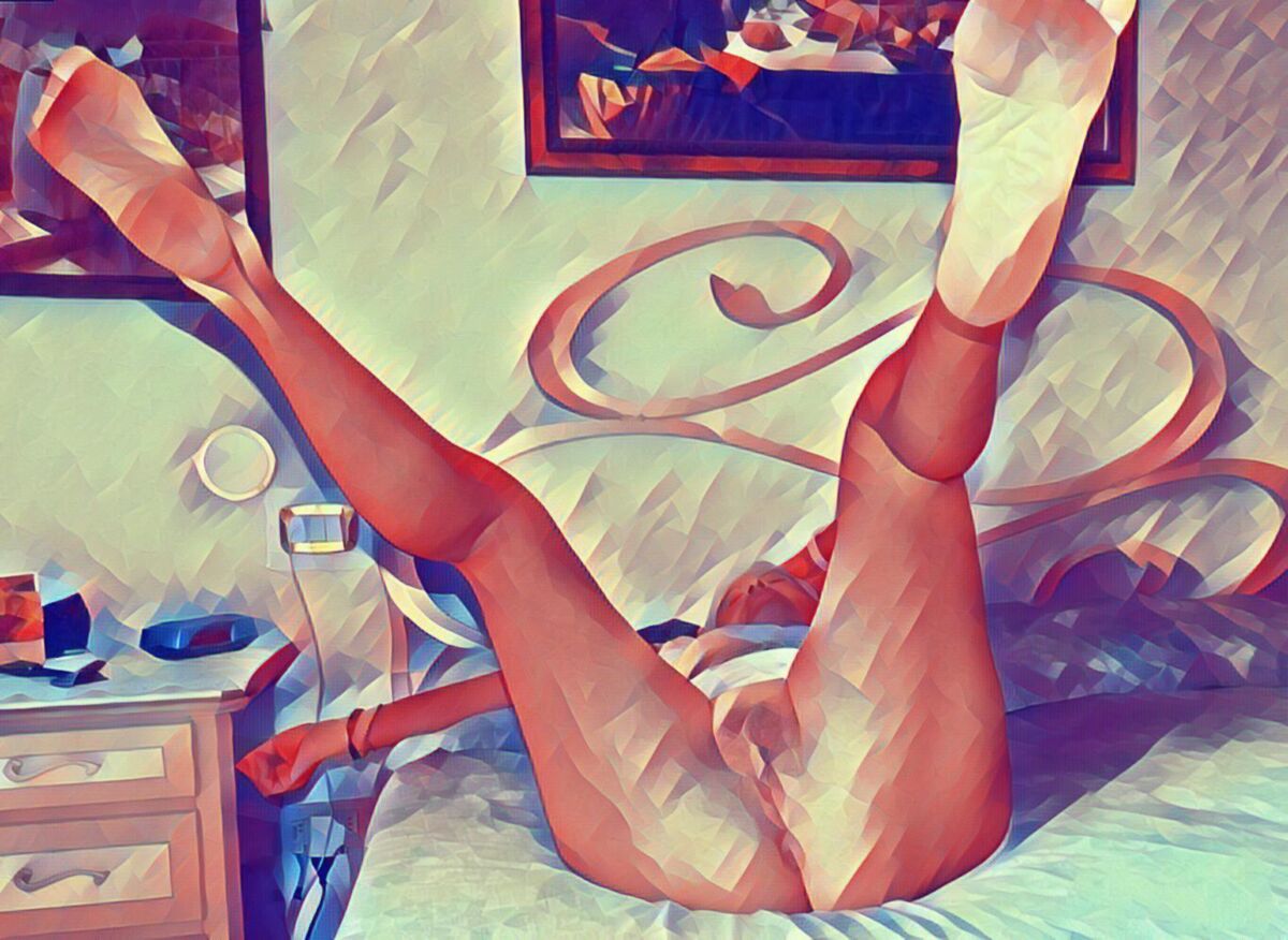 garotas com tesão com as pernas para cima