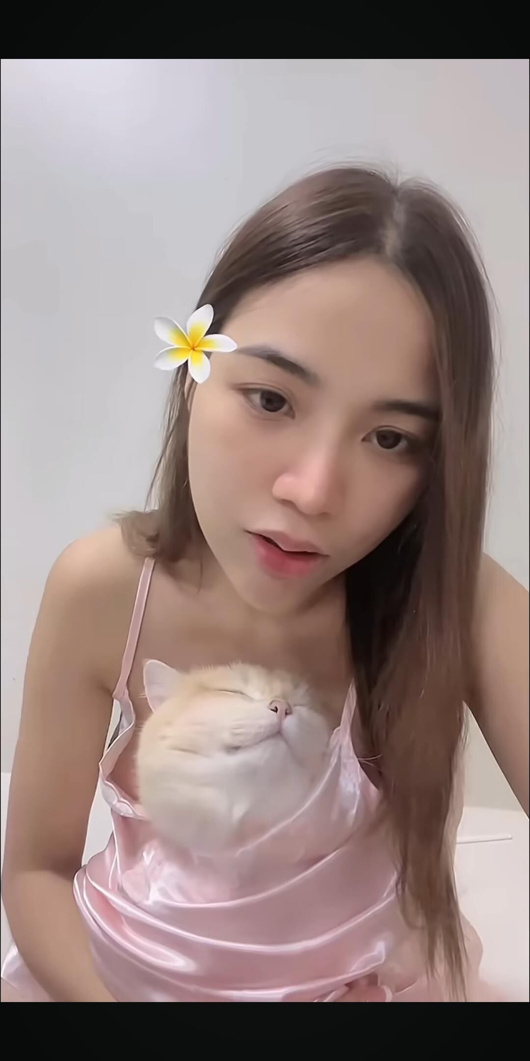 おっと乳首の覗き見