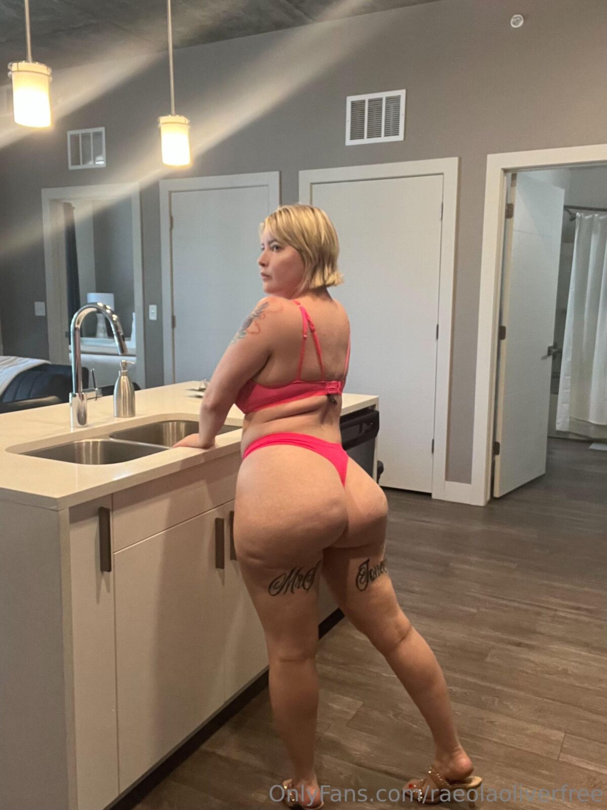 Lee Big Ass Big Boobs Tik Taker Milf Horny Hot Shots