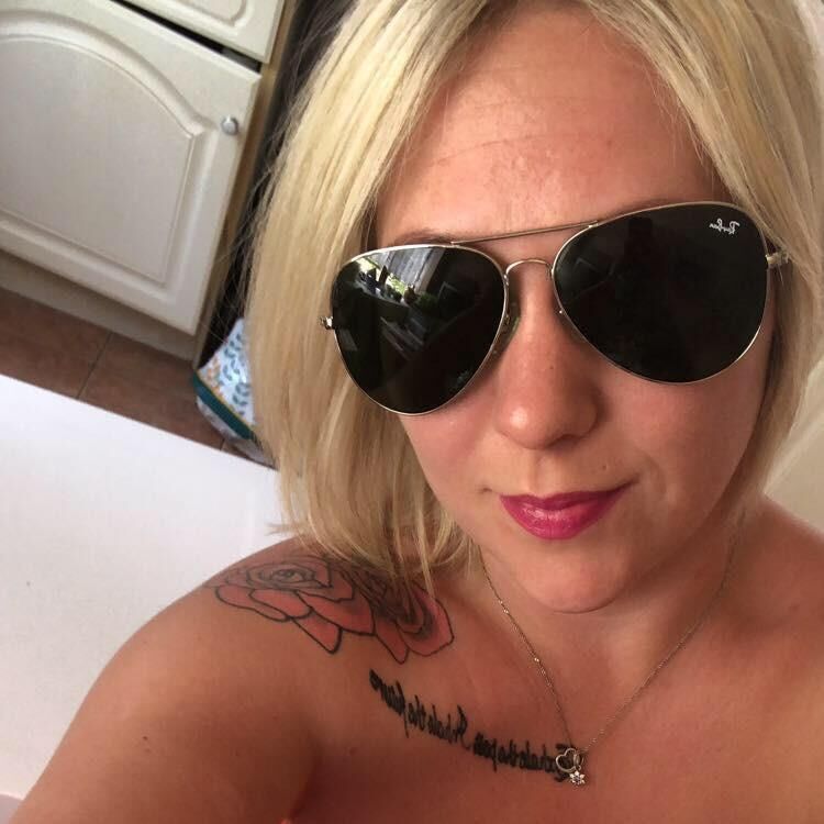 Blonde Yorkshire Raver quelque chose, non nu
