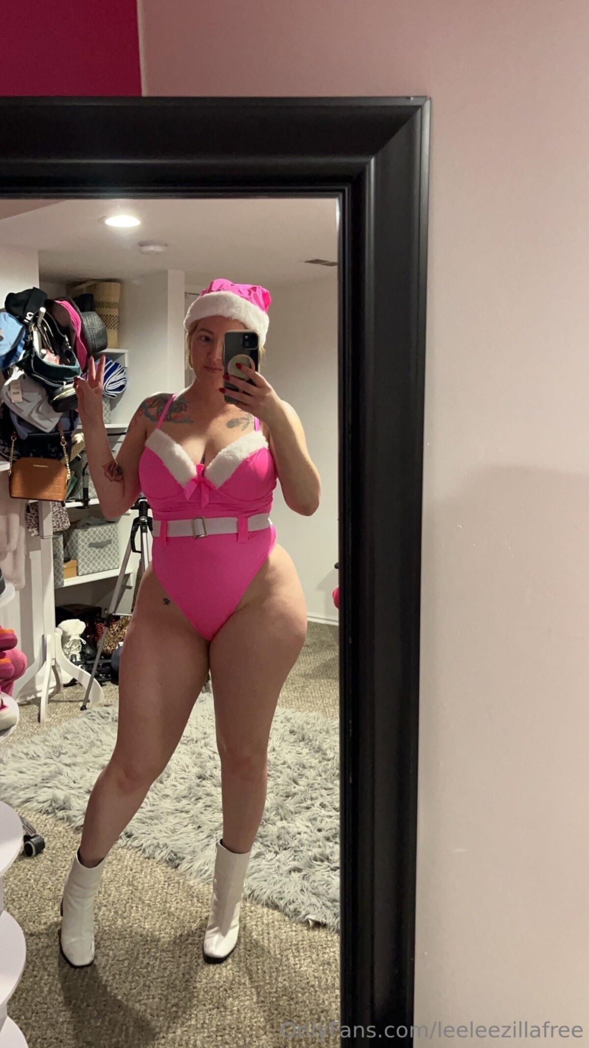 Lee Big Ass Big Boobs Tik Taker Milf Horny Hot Shots