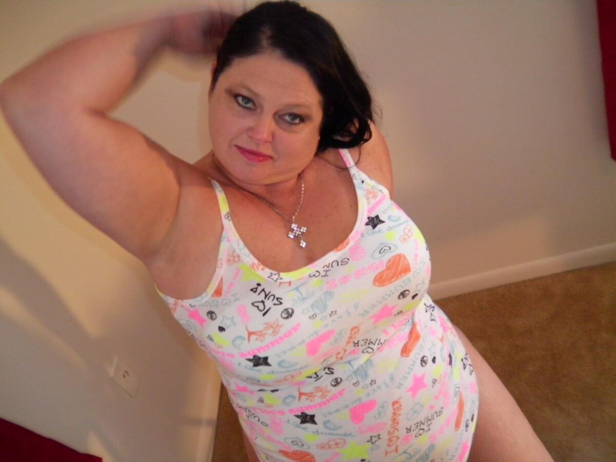 Luminoso milf fumar caliente