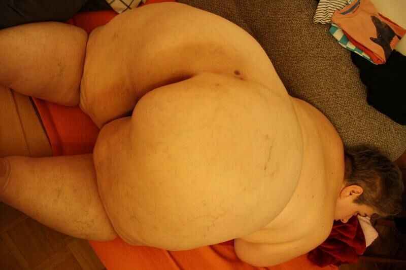 Fat Deutsch SSBBW Fuckslut will Hundefick