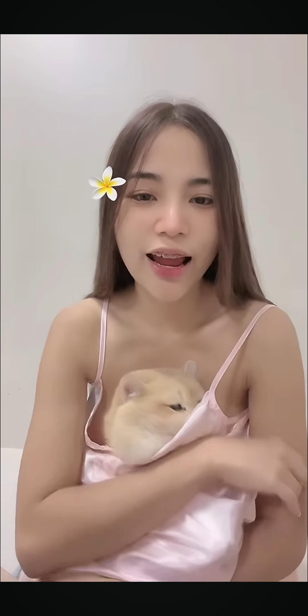 おっと乳首の覗き見