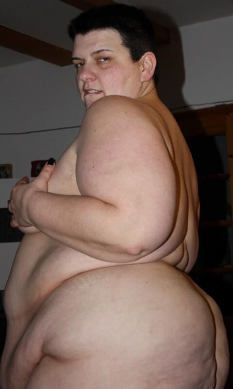 Súper gordo kg alemán fuckstut desnudo y listo para follar