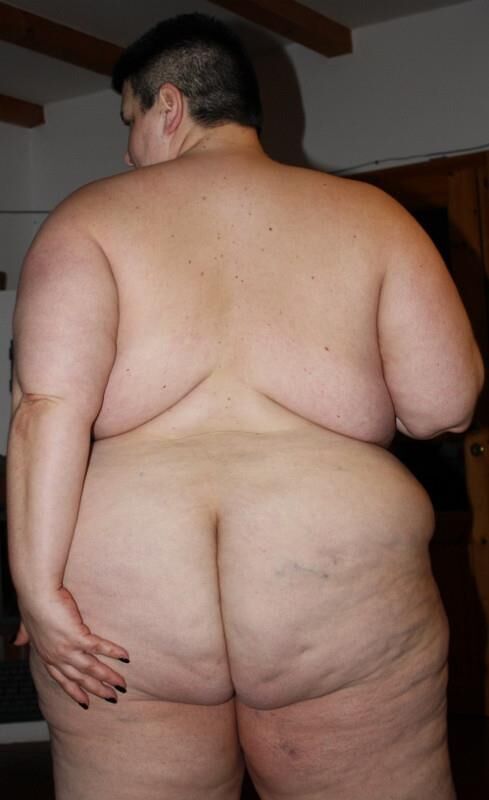 Súper gordo kg alemán fuckstut desnudo y listo para follar
