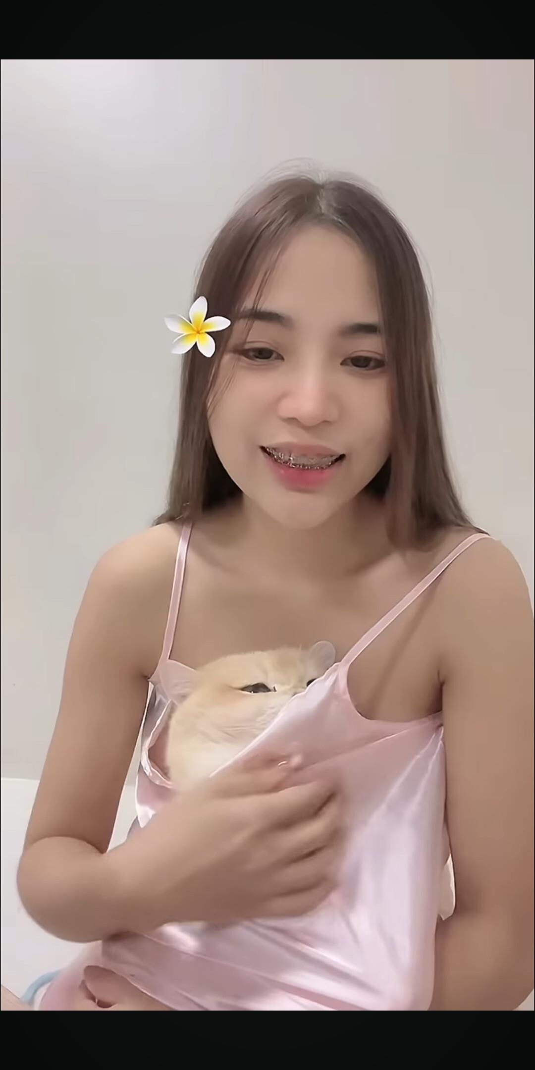 おっと乳首の覗き見