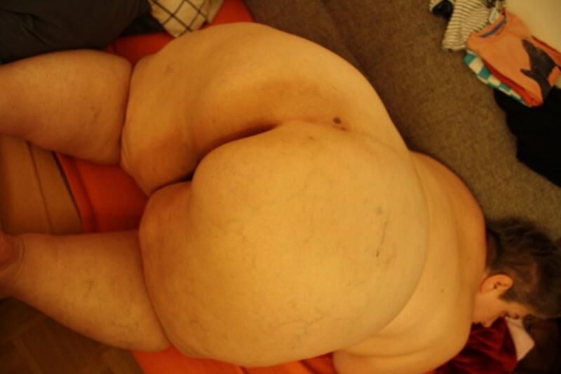 Fat Deutsch SSBBW Fuckslut will Hundefick